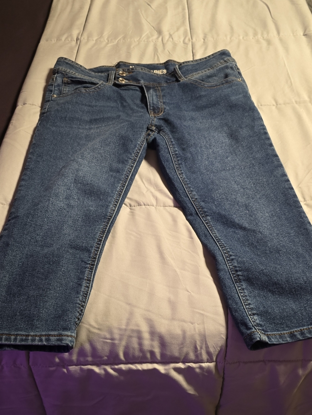 No Boundaries Blue Cropped Denim Jeans